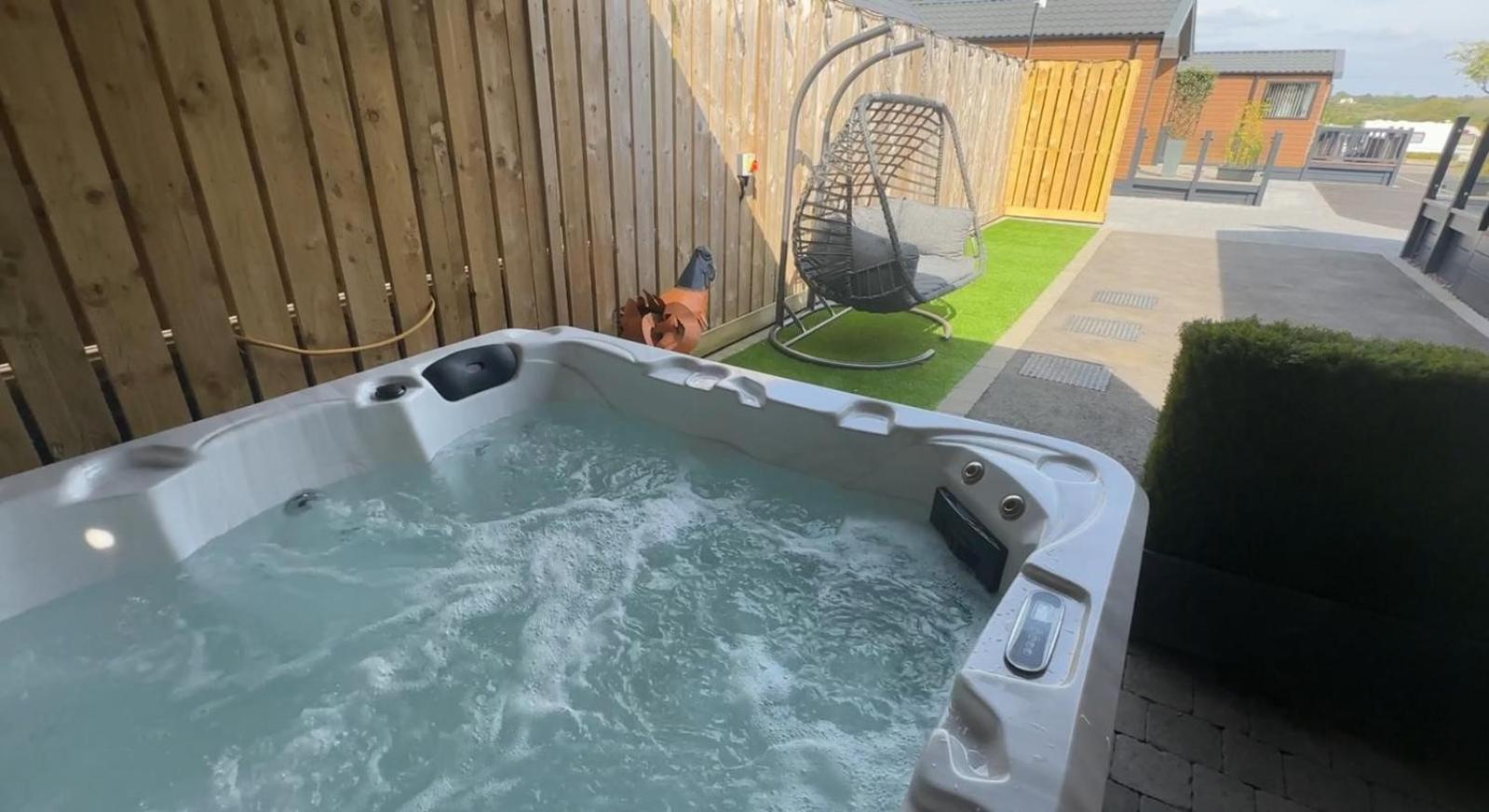 The Pods At Haulfryn Caravan Park Whitford Eksteriør billede